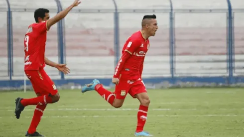 Carlos Ross celebra uno de los cuatro goles que ha marcado para Sport Huancayo en 2022.
