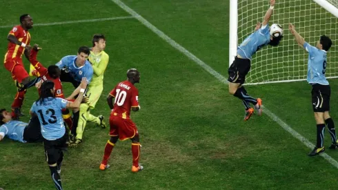 La mano de Suárez que salvó a Uruguay en Sudáfrica 2010
