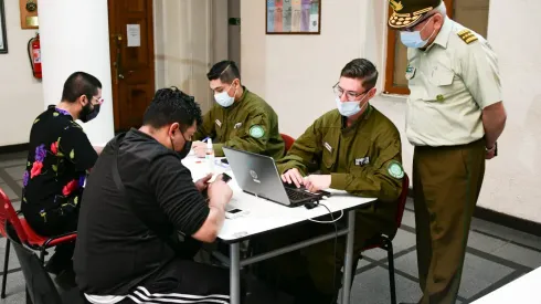 ¿Qué tramite debo hacer en carabineros si no puedo ir a votar?

