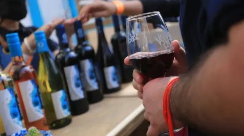 ¿Cómo hacer vino navegado?
