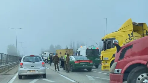 Camioneros cortan ruta 68 a la altura de Algarrobo: exigen condonar multas