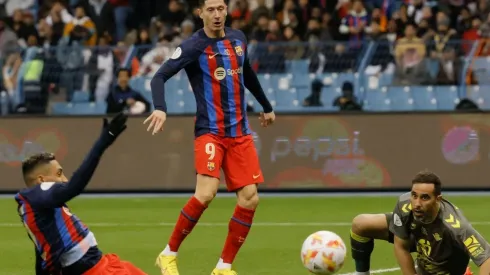 Lewandowski y el gol al Betis y Barcelona en Supercopa de España.
