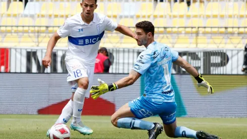Aravena fue titular en la primera fecha de la UC contra Everton.
