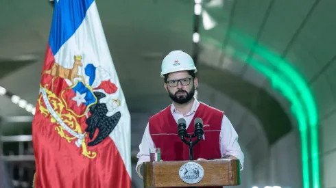 Pdte oficializa extensión de la Línea 2 del Metro de Santiago.
