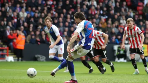 Tras un penal, Ben Brereton anotó el primer tanto del encuentro
