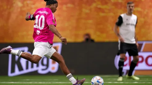 Ronaldinho integra las filas del Porcinos FC
