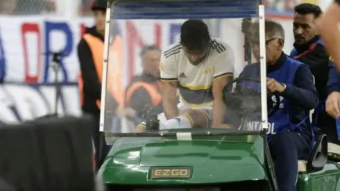 Bruno Valdez saliendo lesionado Boca Juniors
