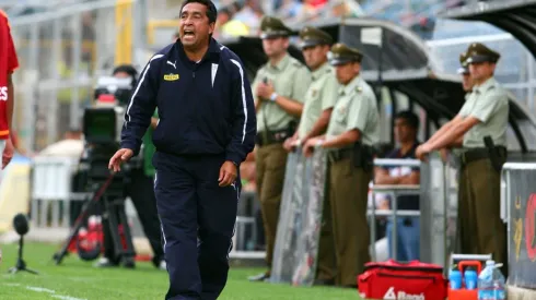 Mario Lepe en su época de director técnico de Universidad Católica.

