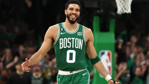 Jayson Tatum lideró el triunfo de los Boston Celtics ante Philadelphia.
