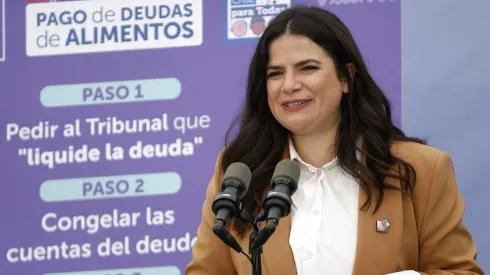 Ministra de la Mujer, Antonia Orellana, participa en feria informativa sobre la mueva Ley de Pensión de Alimentos (19/05/2023).
