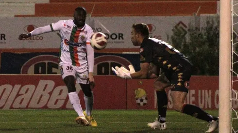 Cobresal empata con Unión Española, pero alcanza a Huachipato en lo más alto.
