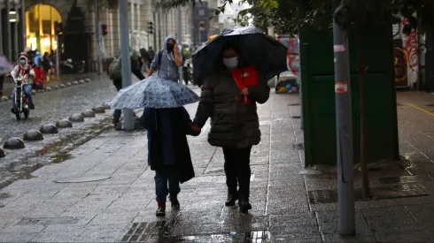 ¿Llueve en Santiago?
