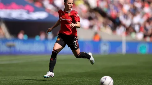 La futbolista española lleva dos temporadas vistiendo la camiseta de las Diablas Rojas.
