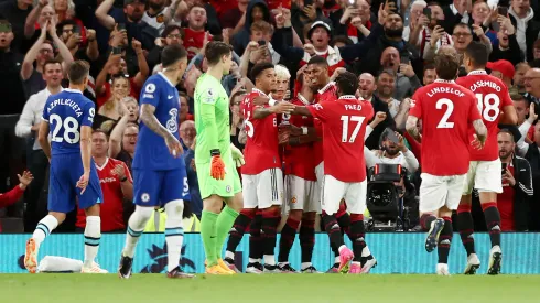 El United golea a Chelsea y se clasifica a la Champions League a falta de una fecha de la Premier League.
