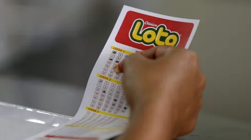 Revisa los resultados del loto 4961.
