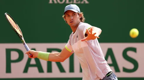 Jarry avanzó fácilmente en Roland Garros
