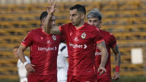 Deportes La Serena se queda con el primer puesto de la primera rueda de Primera B.
