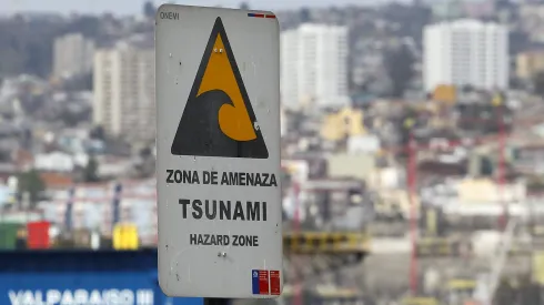 SHOA descarta tsunami en Chile.
