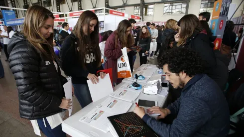 Feria de postulacion y matrícula a la Educacion Superior en Estación Mapocho.
