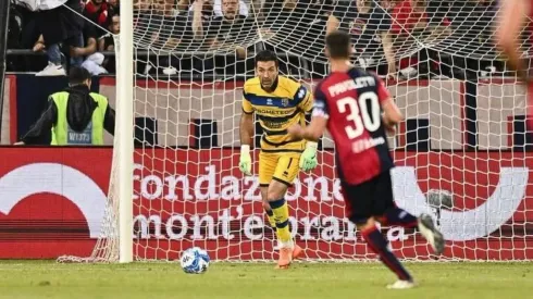 El legendario portero italiano salió lesionado y el Parma hipotecó una buena ventaja por el sueño de ascender a la Serie A.
