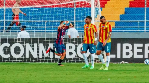 Monagas le da una tremenda mano a Colo Colo