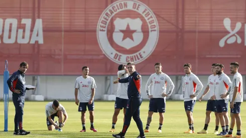 Eduardo Berizzo está al frente de los entrenamientos en Juan Pinto Durán.
