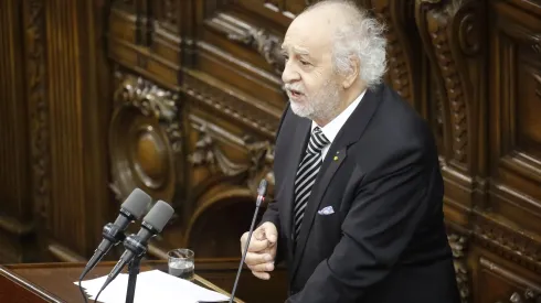 Miguel Littin presidió la primera sesión del Consejo Constitucional.
