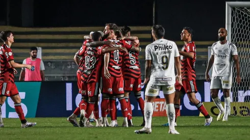 Los jugadores de Flamengo celebran con Pulgar
