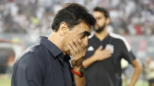El entrenador de los albos manifestó que sigue en Colo Colo si llega a Copa Libertadores
