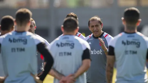 Ramón Díaz será muy exigente con Gary Medel en Vasco
