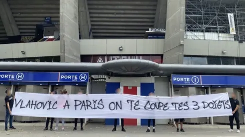 Durísima amenaza de hinchas a Vlahovic.
