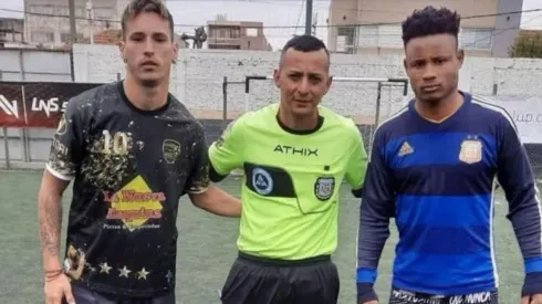 El futbolista con camiseta negra fue encontrado sin vida.
