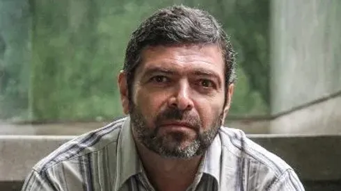 ¿Quién es Carlos Ruiz? El detenido por violencia intrafamiliar.
