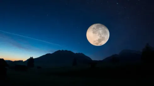 Luna de Esturión
