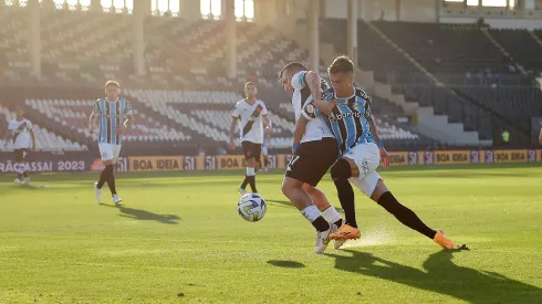 Gary Medel impasable en Vasco Da Gama ante Gremio de Porto Alegre.
