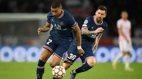 Kylian Mbappé jugó junto a Lionel Messi durante dos temporadas en el PSG.
