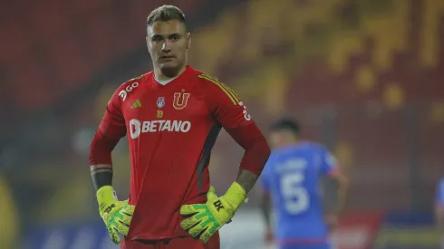 Mauricio Pellegrino mira todo desde la mitad de la tabla.
