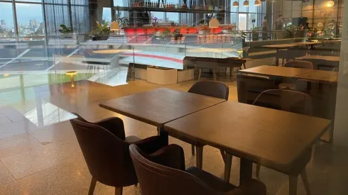 River tiene estadio con restaurante: vista directa a la cancha.
