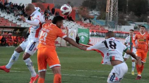 Los mineros tuvieron un duro partido en El Salvador.
