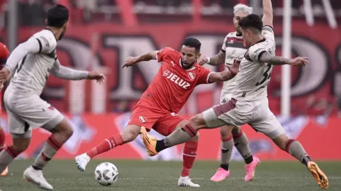 Mauricio Isla tuvo su primer partido de local con Independiente.
