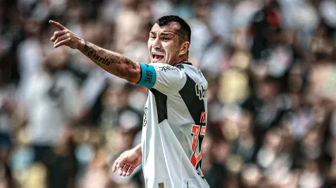 El chileno celebró el gran triunfo de su equipo ante el Atletico Mineiro.
