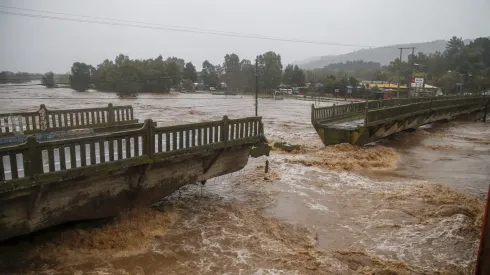 Inundaciones en Talca, en el Parque  Rio Claro y el puente Antiguo.
