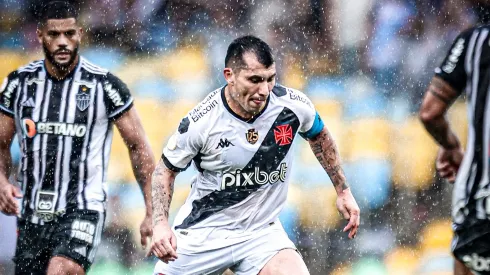 Gary Medel convertido en capitán y referente en Vasco Da Gama.
