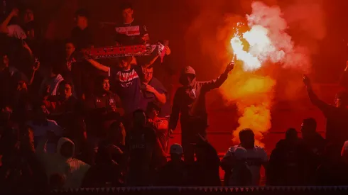 Parte de los incidentes provocados por hinchas de la UC en Santa Laura.
