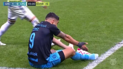 Otra vez: la pillería de Luis Suárez.

