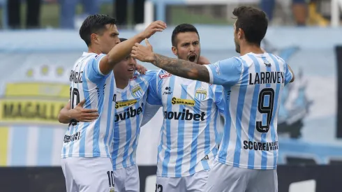 Magallanes sale del fondo gracias a su triunfo ante Palestino.
