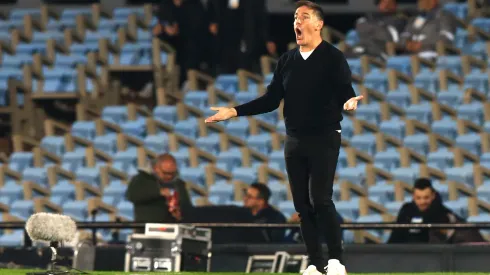 Eduardo Berizzo enumera los yerros de La Roja en Uruguay.
