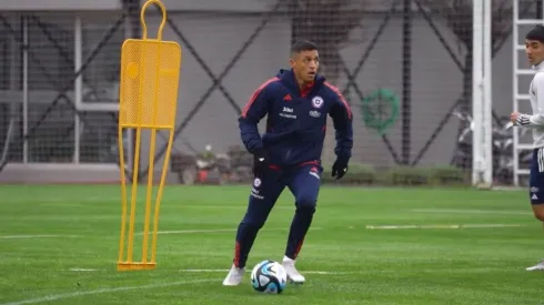 Alexis Sánchez entrenó en la Roja tras la derrota con Uruguay, partido al que él no viajó. Ahora se enfocan en Colombia.
