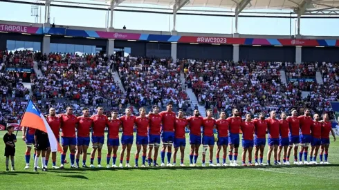 Emotivo momento se vivió con el himno chileno en Francia
