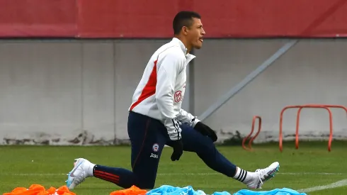 Alexis entrenó con la Roja de cara al duelo contra Colombia.
